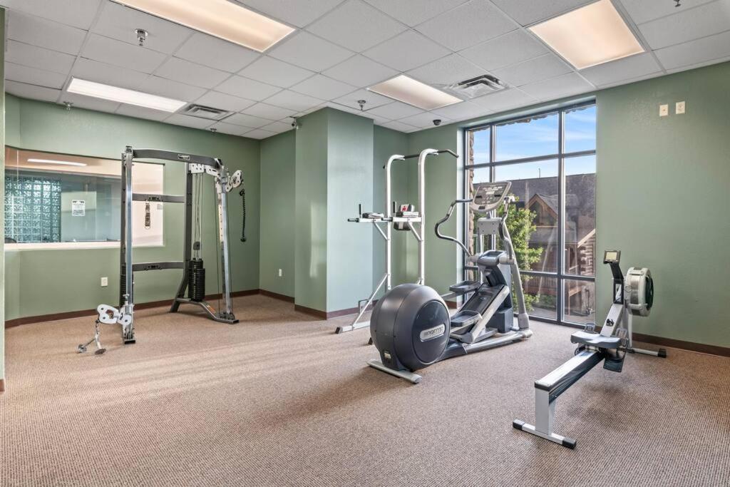 Cozy Cabin In The Smokies!!! Fully Furnished And Complete With Community Indoor And Outdoor Pools And Spas, Game And Fitness Rooms As Well As A Private Hot Tub ピジョンフォージ エクステリア 写真