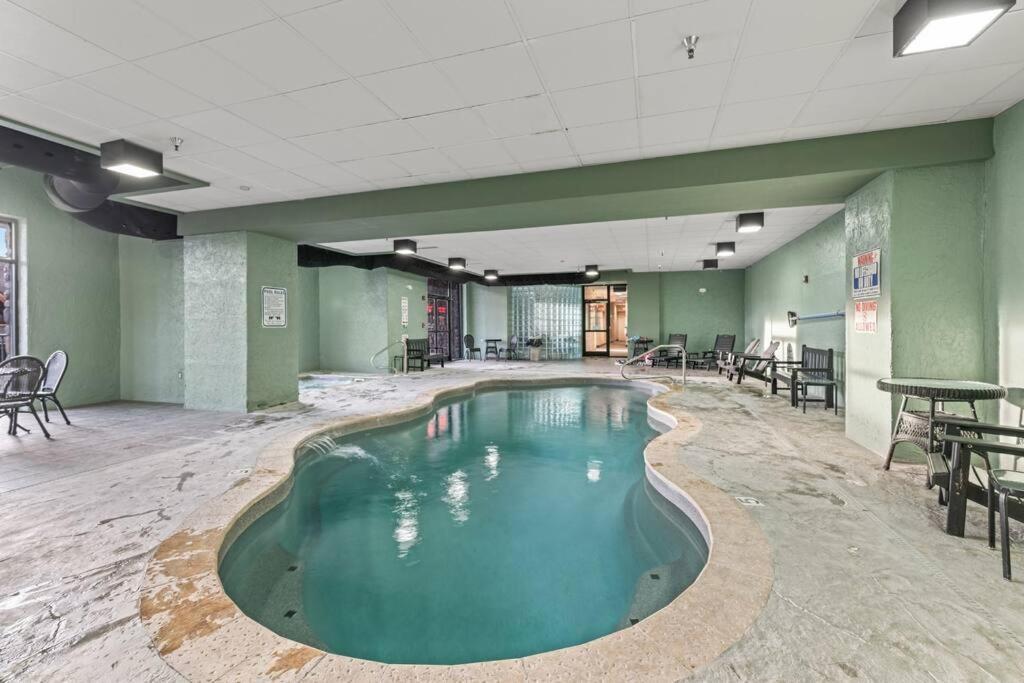 Cozy Cabin In The Smokies!!! Fully Furnished And Complete With Community Indoor And Outdoor Pools And Spas, Game And Fitness Rooms As Well As A Private Hot Tub ピジョンフォージ エクステリア 写真