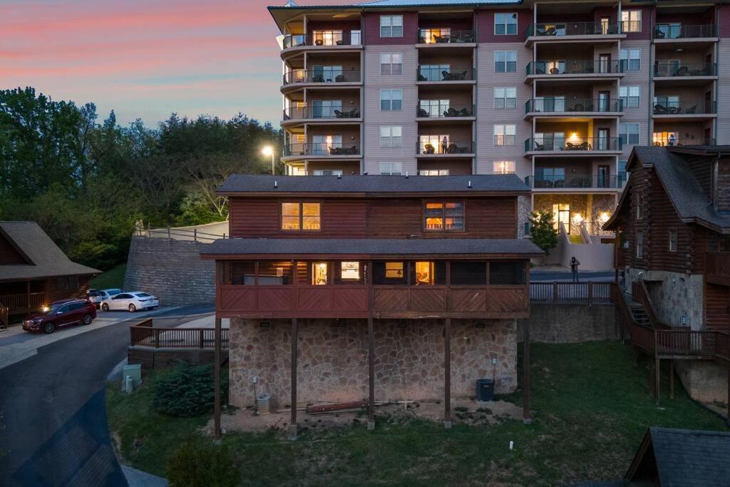 Cozy Cabin In The Smokies!!! Fully Furnished And Complete With Community Indoor And Outdoor Pools And Spas, Game And Fitness Rooms As Well As A Private Hot Tub ピジョンフォージ エクステリア 写真