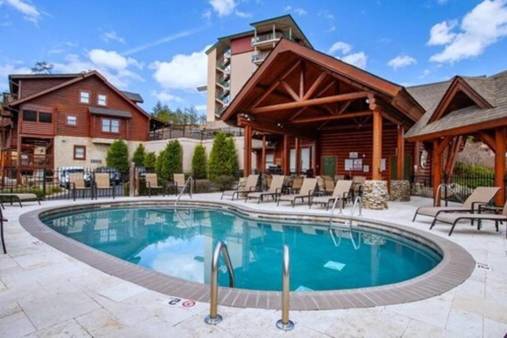 Cozy Cabin In The Smokies!!! Fully Furnished And Complete With Community Indoor And Outdoor Pools And Spas, Game And Fitness Rooms As Well As A Private Hot Tub ピジョンフォージ エクステリア 写真