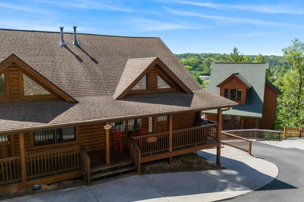 Cozy Cabin In The Smokies!!! Fully Furnished And Complete With Community Indoor And Outdoor Pools And Spas, Game And Fitness Rooms As Well As A Private Hot Tub ピジョンフォージ エクステリア 写真