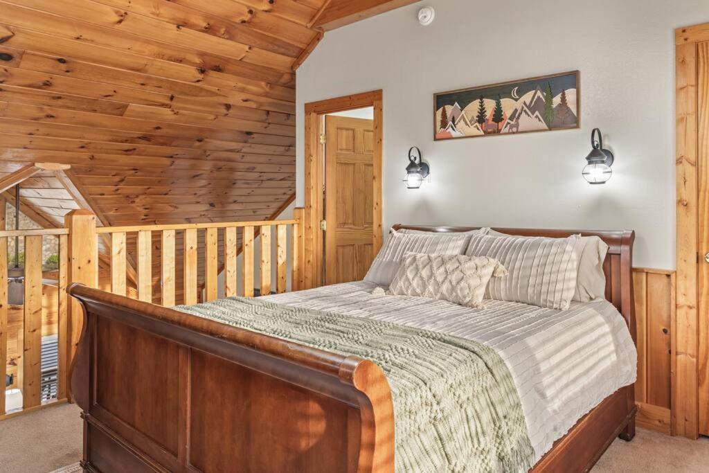 Cozy Cabin In The Smokies!!! Fully Furnished And Complete With Community Indoor And Outdoor Pools And Spas, Game And Fitness Rooms As Well As A Private Hot Tub ピジョンフォージ エクステリア 写真