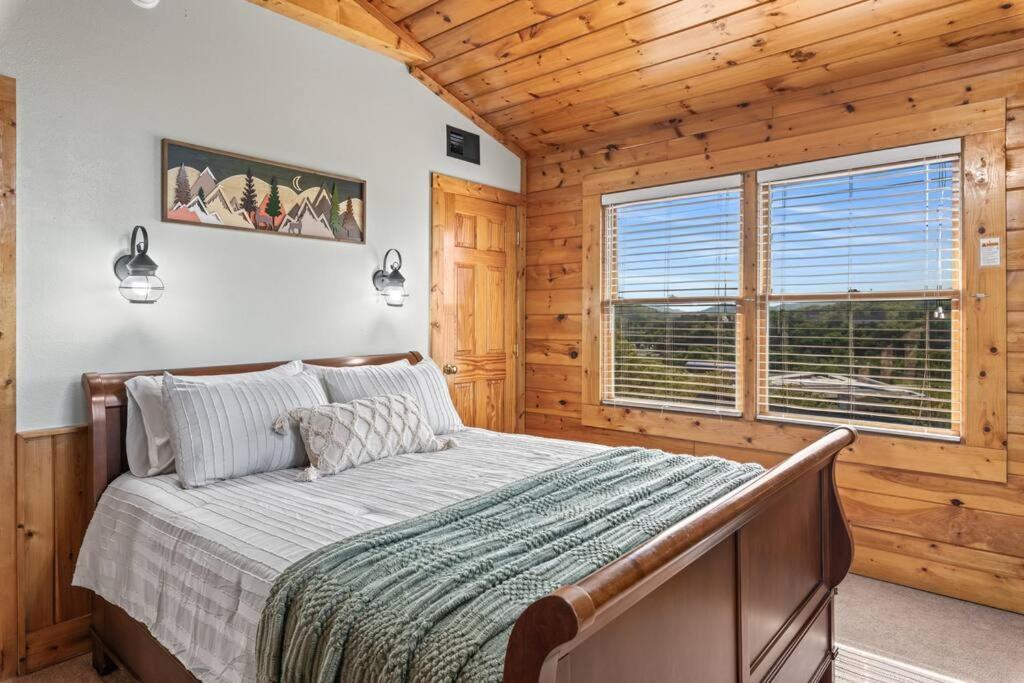 Cozy Cabin In The Smokies!!! Fully Furnished And Complete With Community Indoor And Outdoor Pools And Spas, Game And Fitness Rooms As Well As A Private Hot Tub ピジョンフォージ エクステリア 写真